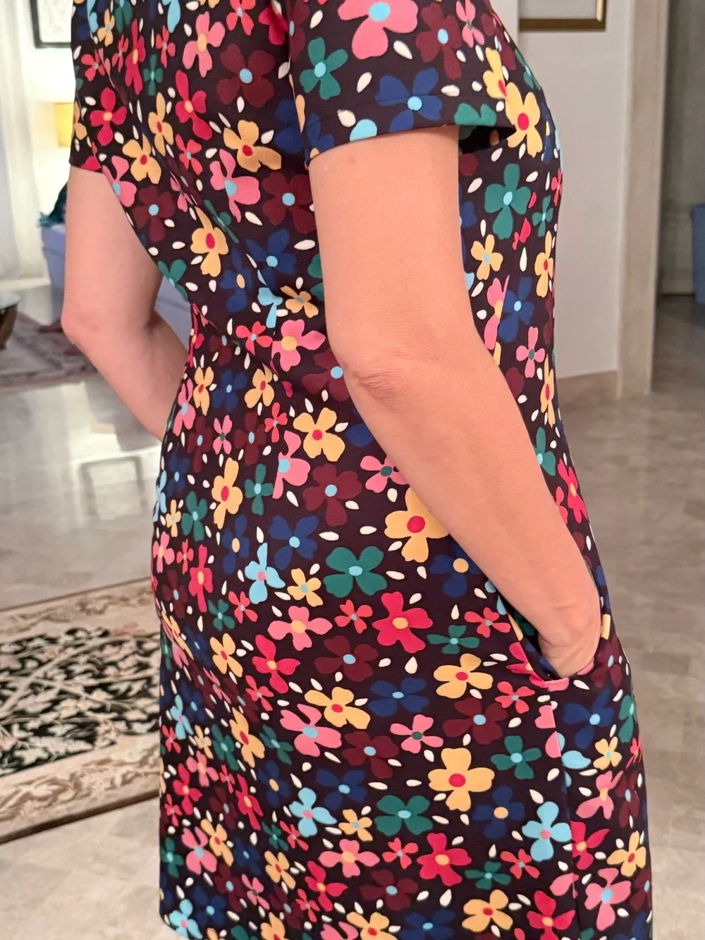 Floral Print Short-Sleeve Shift Dress - Black Multi